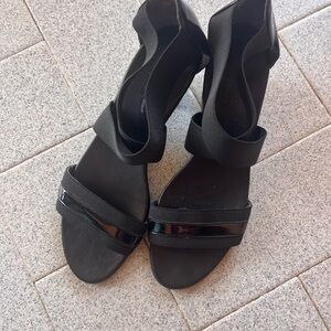 Munro Black Platform Sandals